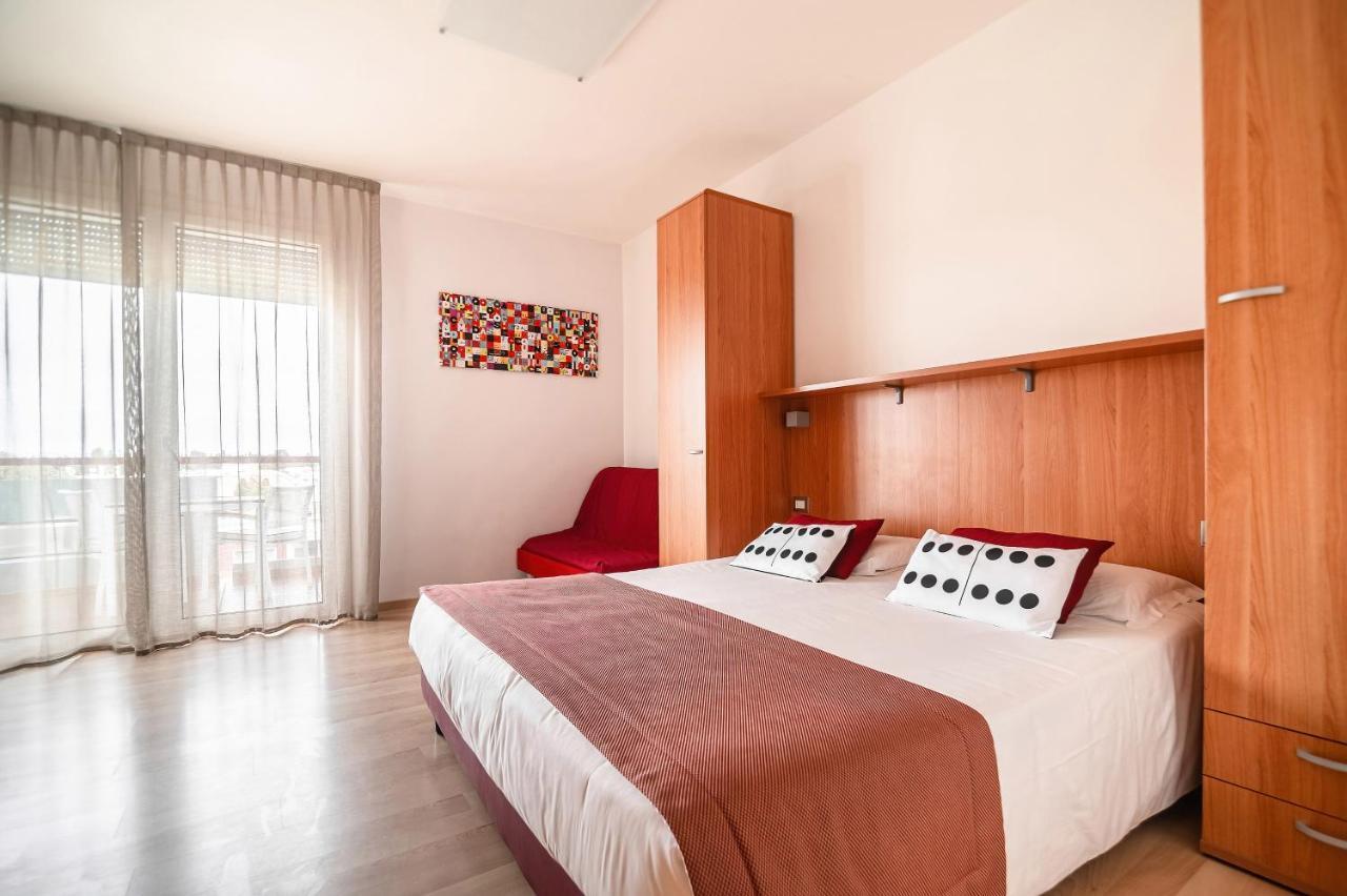 Domino & Hotel 3*