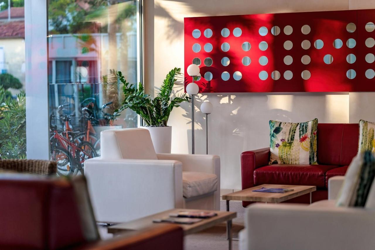 Domino & Hotel 3*